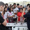 Fotografia: Estudantes interagem na Feira das Profissões da UFC